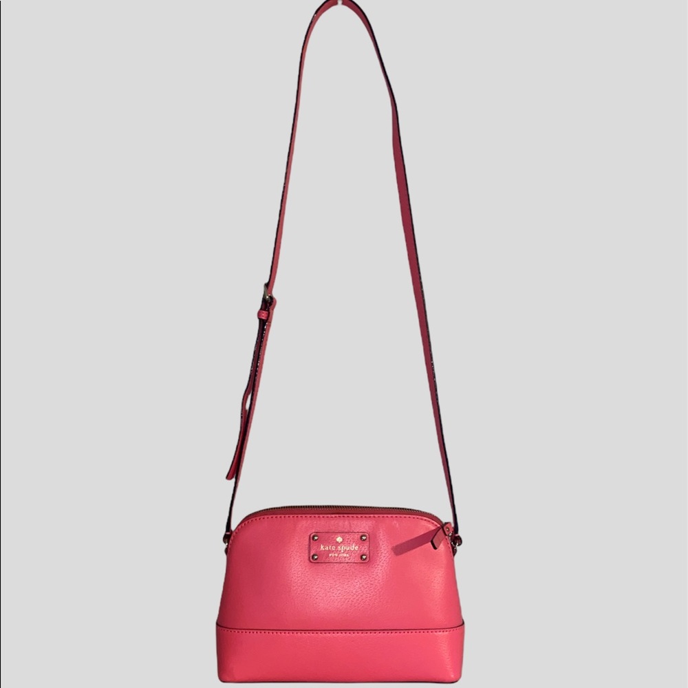Kate Spade Pink cross body! This purse is in excellent condition!!!